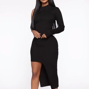 Spice Things Up Sweater Midi Dress 🖤